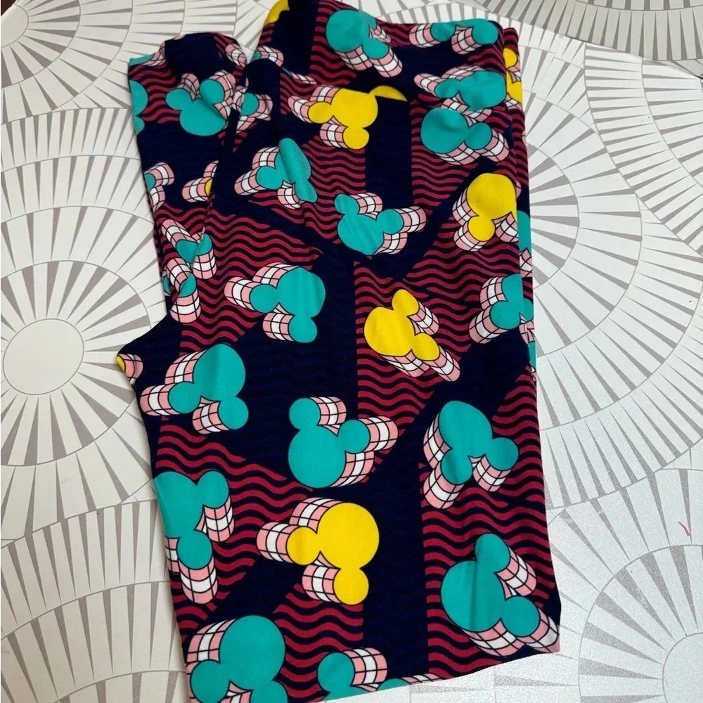Lularoe Women’s Tall and Curvy (Size 12-18) Leggings Mickey